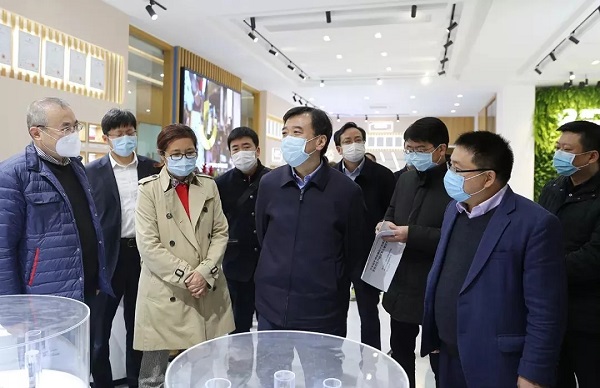 高鷹忠、張波一行赴物產(chǎn)中大特種電纜研究院開展“三服務”活動
